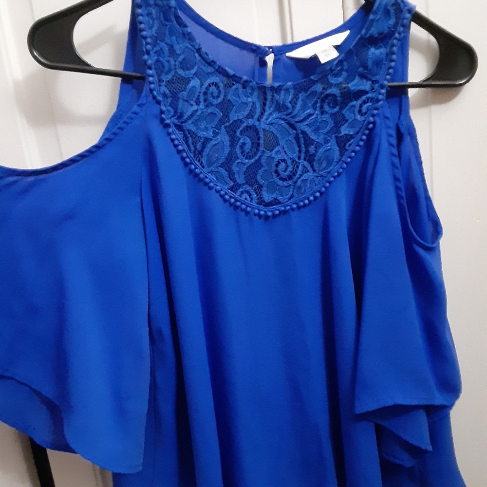 Tank/ off shoulder blouse